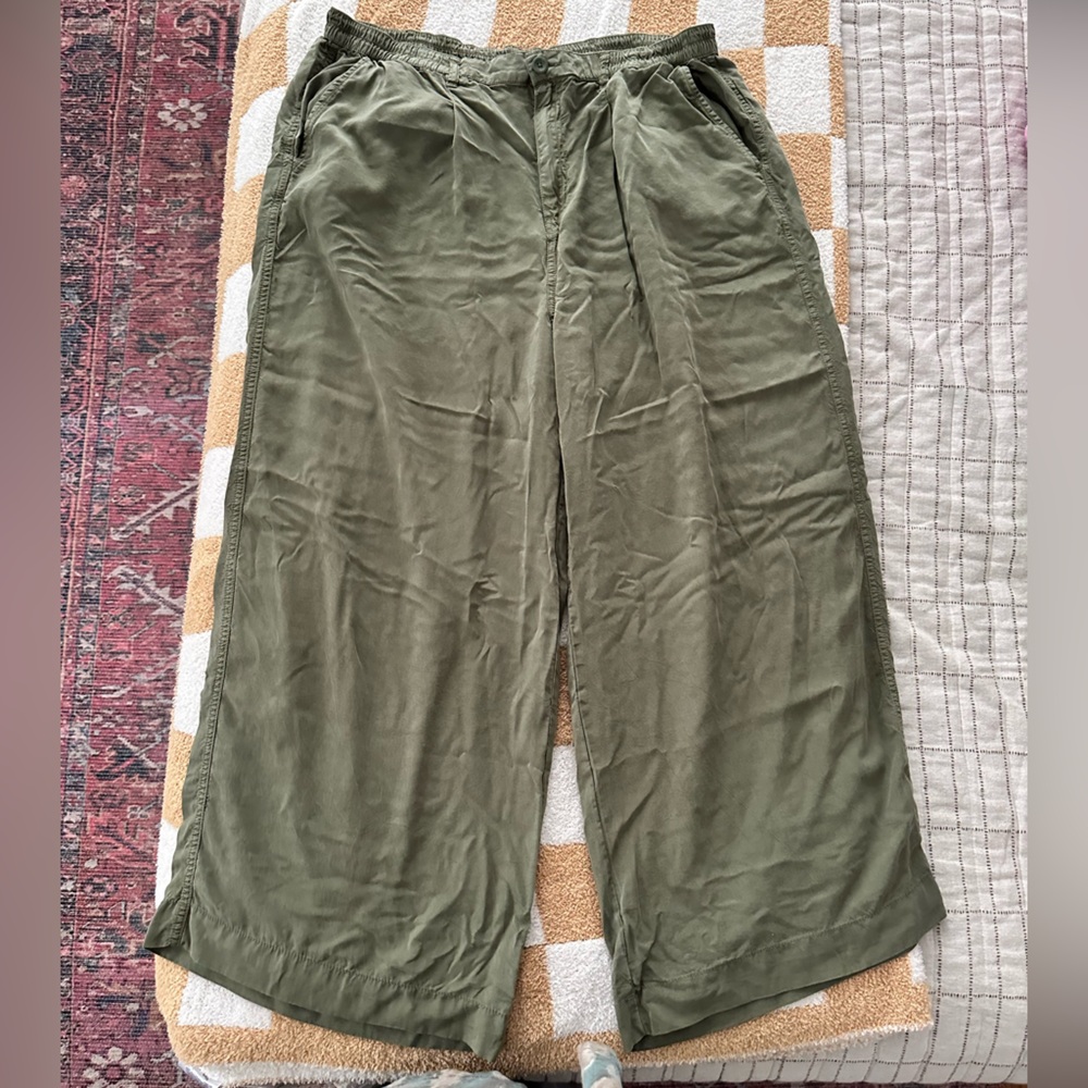 Aerie Olive Green Drapey Pants - Picture 2 of 4